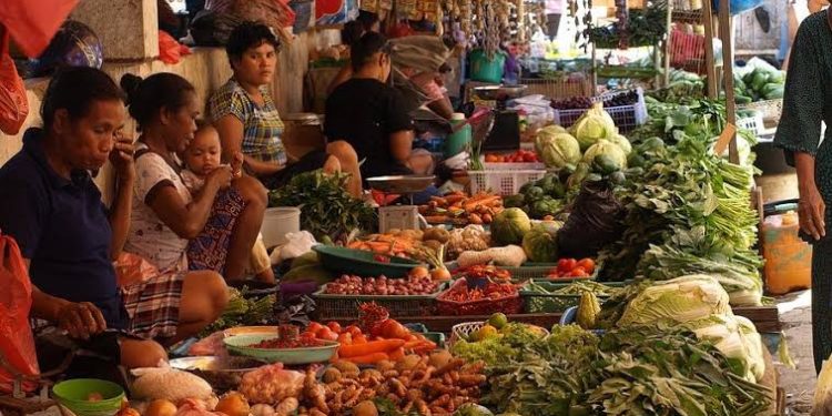 Kepala Dinas Koperasi dan UMKM Kabupaten Kutai Timur (Kutim), Darsafani menyampaikan total ada 3.000 penerima bantuan tunai untuk pelaku usaha mikro
