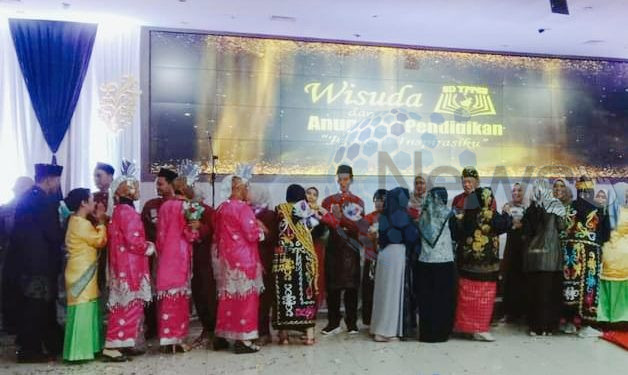kegiatan pelepasan dan anugerah pendidikan kepada 121 siswa Kelas VI SD Yayasan Pendidikan Prima Swarga Bara (YPPSB) 2 yang berlangsung di Gedung Serbaguna Bukit Pelangi