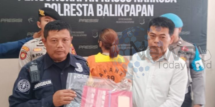 Seorang Ibu Rumah Tangga di Balikpapan Tertangkap dengan 13 Paket Sabu-Sabu Siap Edar