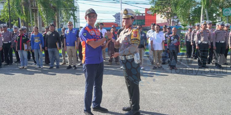 Ditlantas Polda Kaltim Bersinergi dengan Komunitas Vespa Meningkatkan Keselamatan Berlalu Lintas