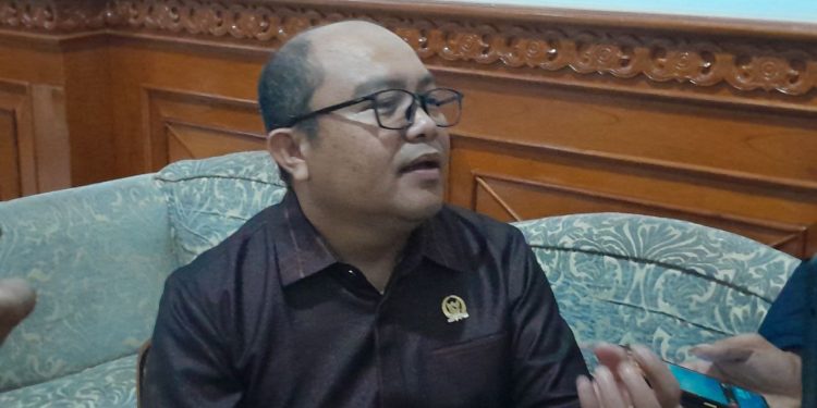 Anggota Komisi A DPRD Kabupaten Kutai Timur, dr. Novel Tyty Paembonan