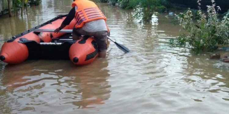 Banjir Mulai Genangi Sejumlah Wilayah di Sangatta Selatan