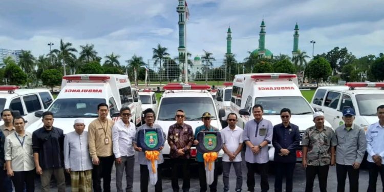 Pemkab Kutai Timur Serahkan 34 Ambulans untuk Meningkatkan Layanan Kesehatan